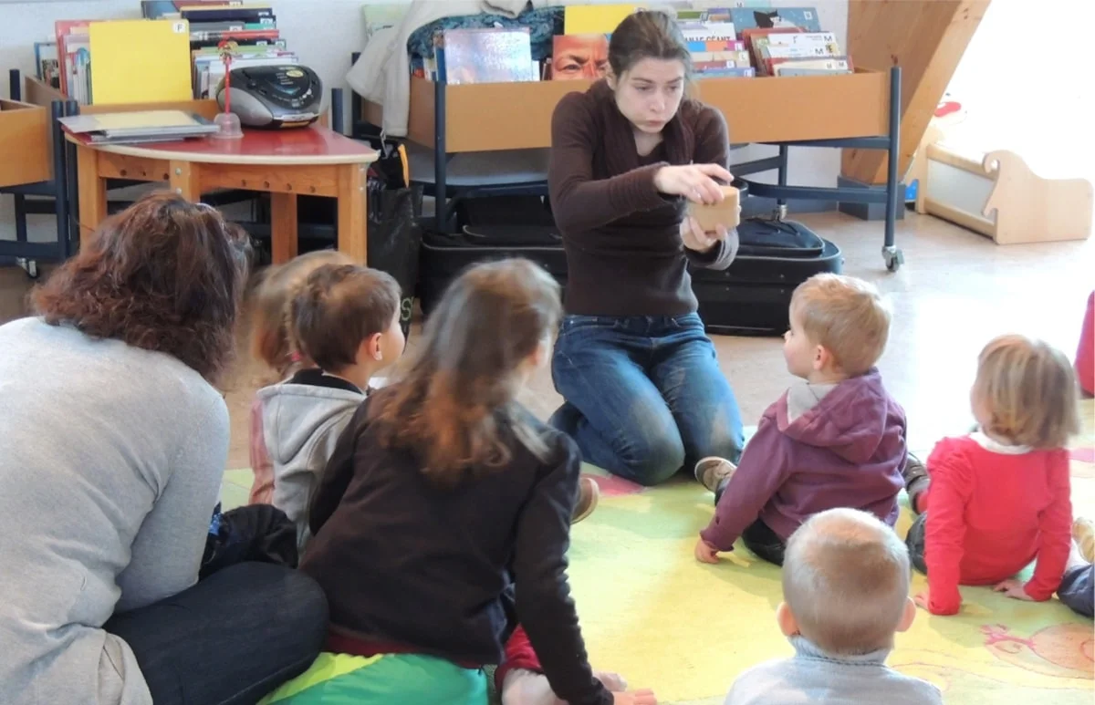 Enfants et adultes médiathèque