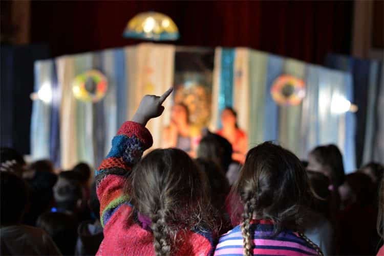 Enfants au spectacle